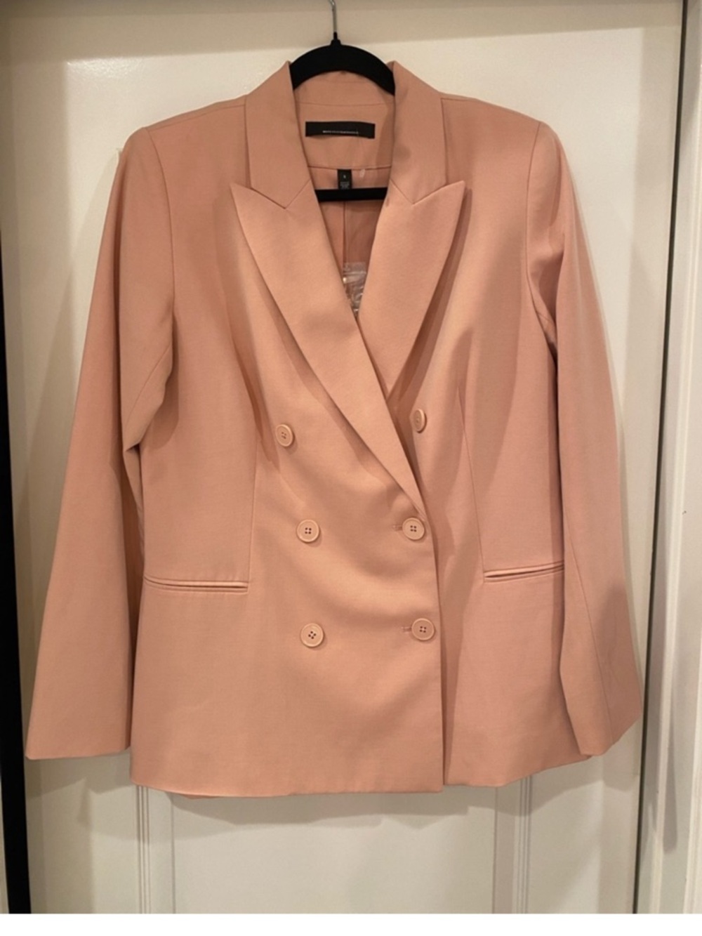 White House Black Market Blush Pink Blazer Jacket size 0 fits a small medium.